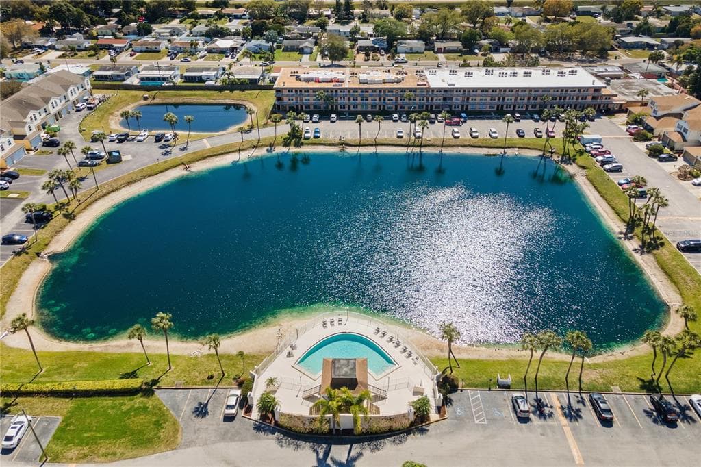 6400 46TH, KENNETH CITY, FL, 33709 photo 2