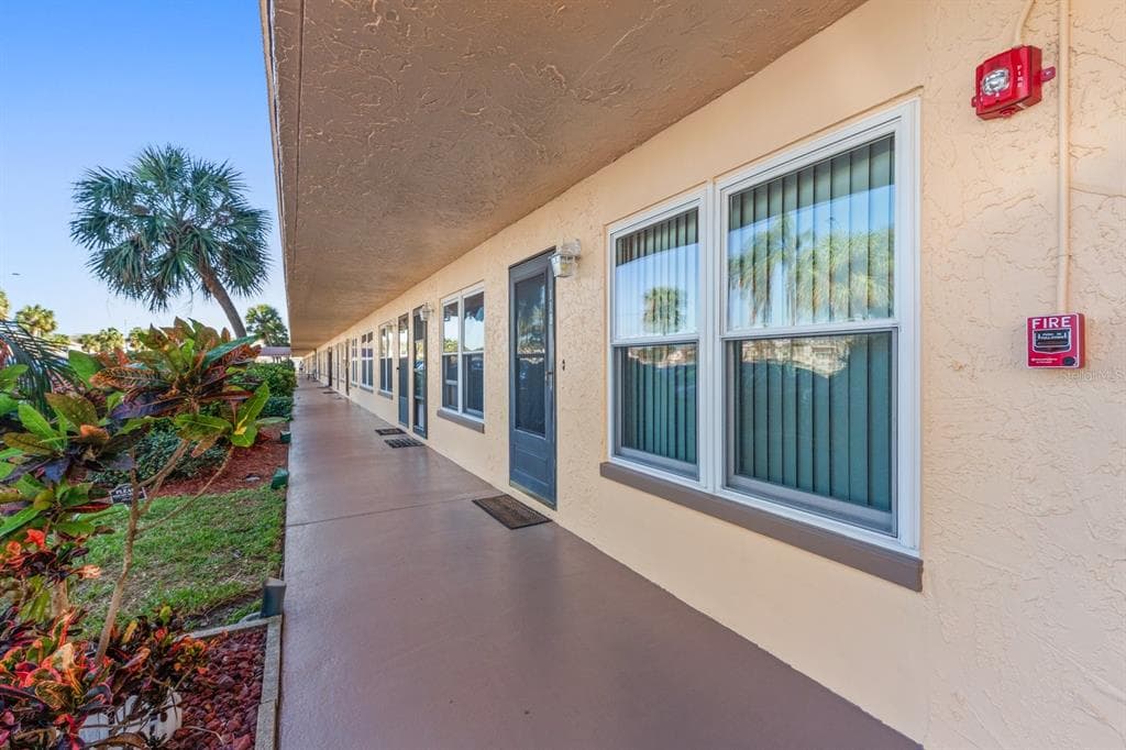 6400 46TH, KENNETH CITY, FL, 33709 photo 2