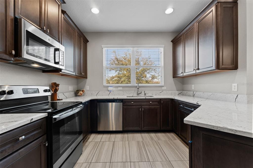 29913 SOUTHWELL, WESLEY CHAPEL, FL, 33543 photo 3