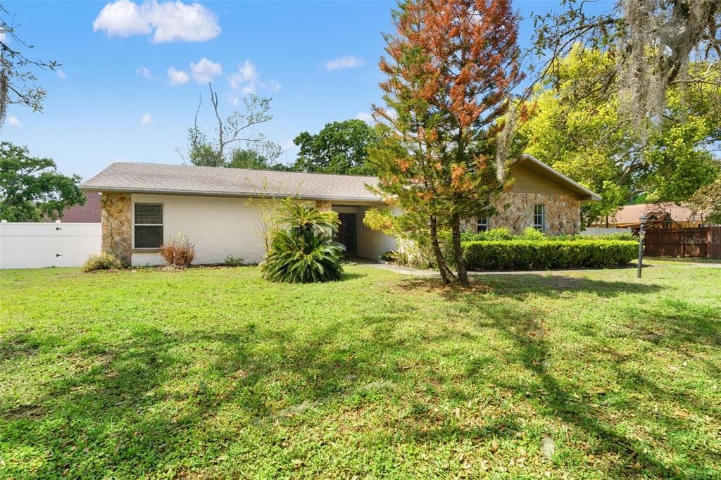 2524 VICTARRA, LUTZ, FL, 33559 photo 2